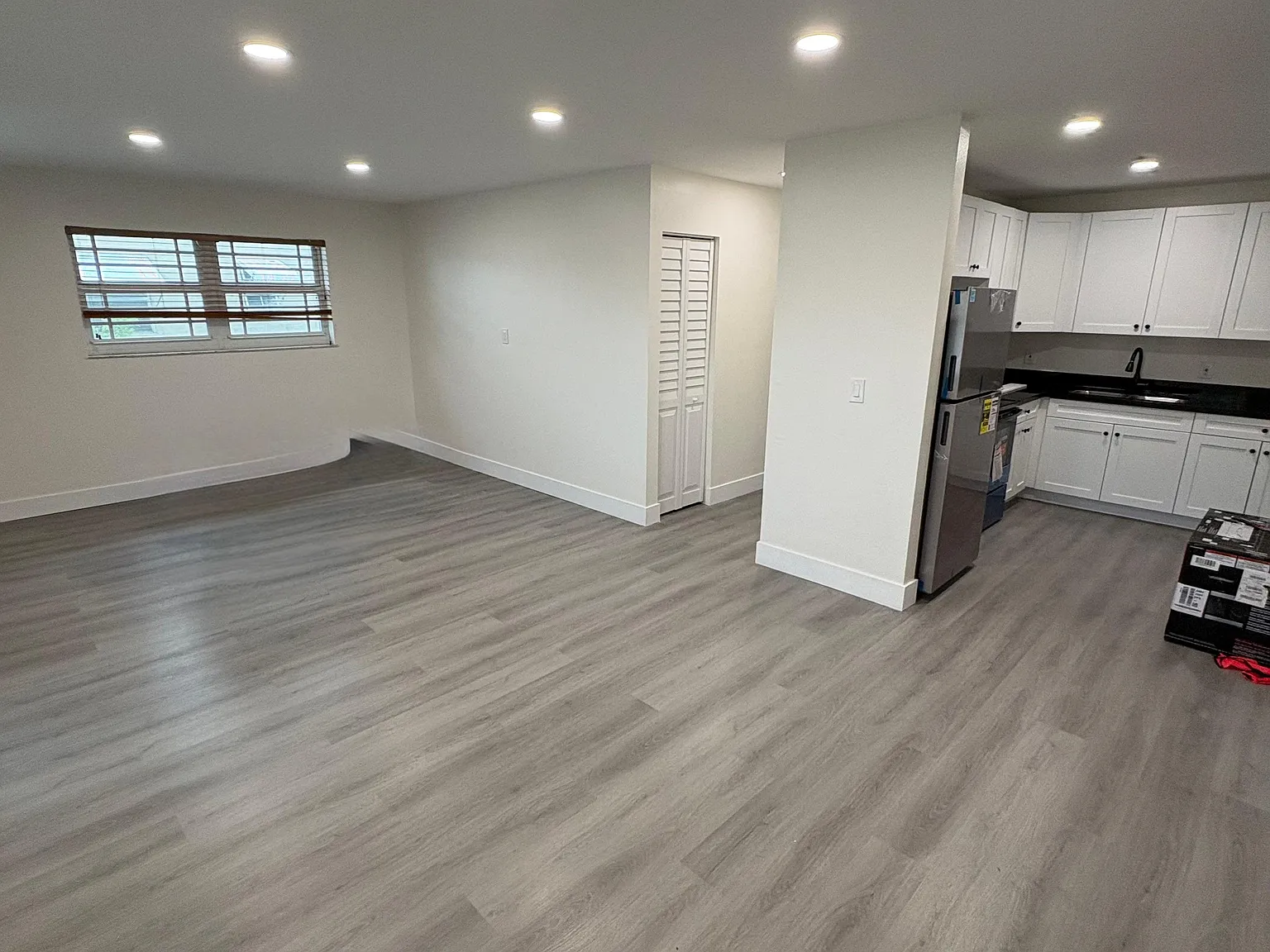 3 bed, 1032 sqft, $3,200 — Photo 4