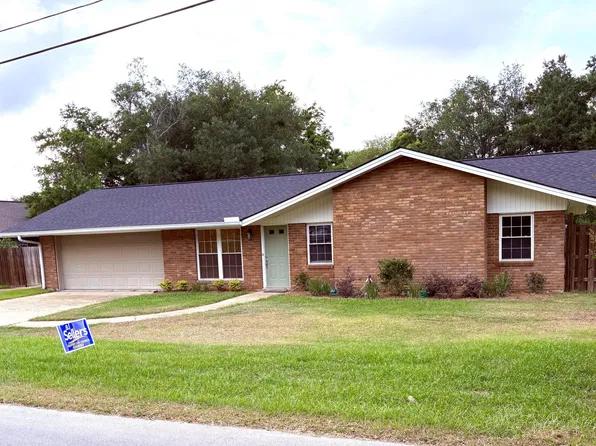 11574 Bluff Ln, Gulfport, MS 39503