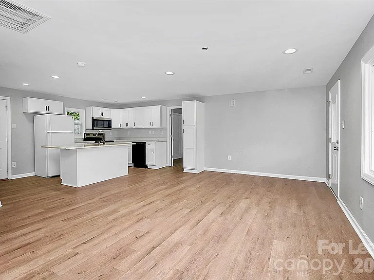315 S Ransom St — Photo 2