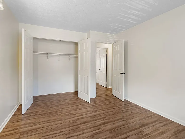 35 Hamburg Dr — Photo 14