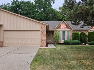 41207 Whispering Oaks Dr #18, Clinton Township, MI 48038