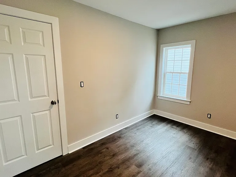 221 E Plank Rd — Photo 14