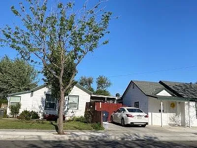 1668 Bessie Ave photo 1