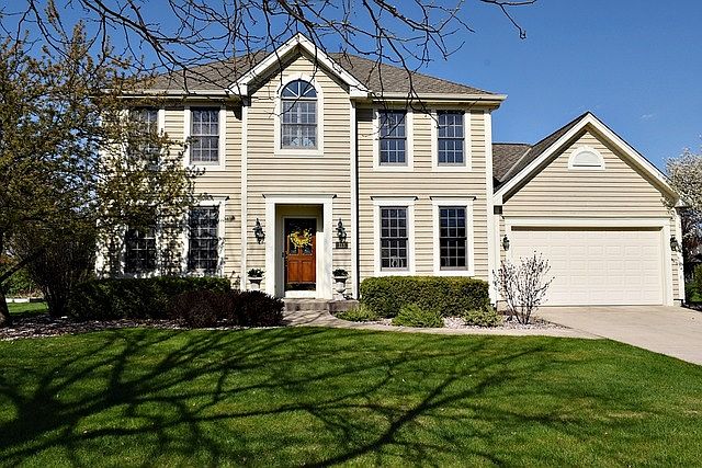 1st image of 113 N Dixon Dr