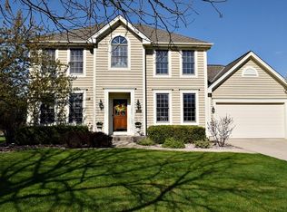 113 N Dixon Dr, Batavia, IL 60510
