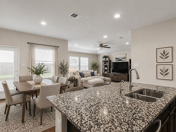 5th image of 927 Petunia Falls Ln