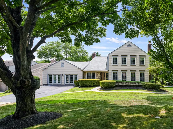 7416 Royal Dominion Dr, Bethesda, MD 20817