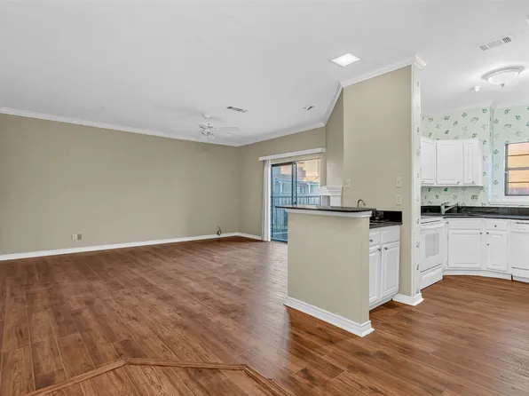 6004 Auburndale Ave APT F, University Park, TX 75205