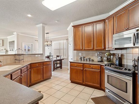 5th image of 355 Tallow Creek Blvd