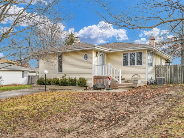 210 S Water St, Saint Joseph, IL 61873