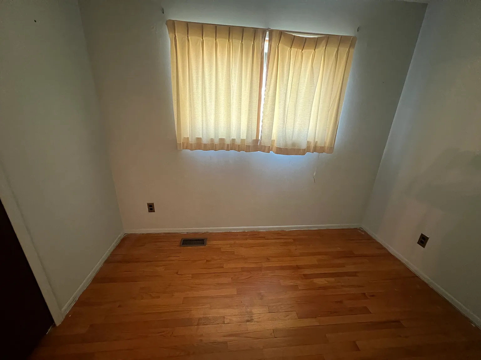 14144 Martin Rd — Photo 2