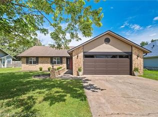 300 Stein St, Centerton, AR 72719