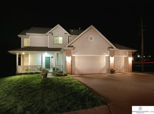 1940 N 174th St, Omaha, NE 68164