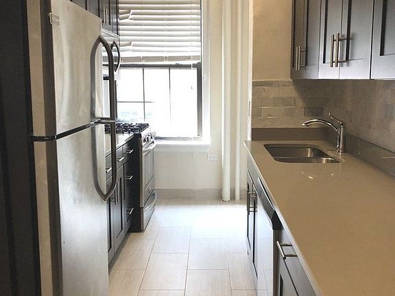 3rd image of 175 W 76th St APT 3C
