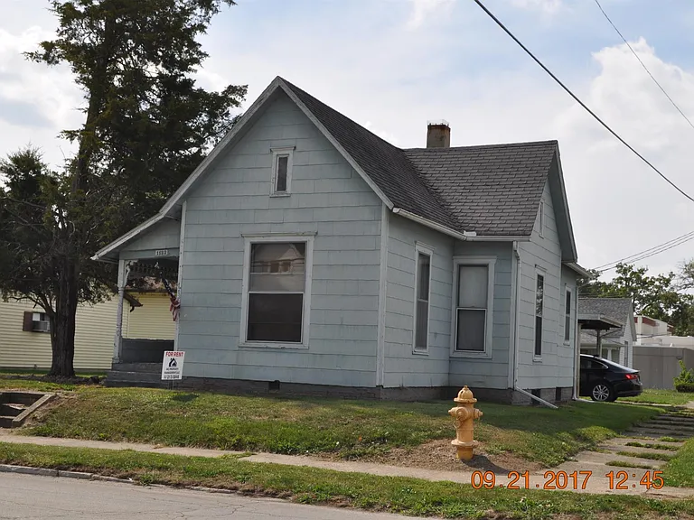 1132 N Jackson St — Photo 2