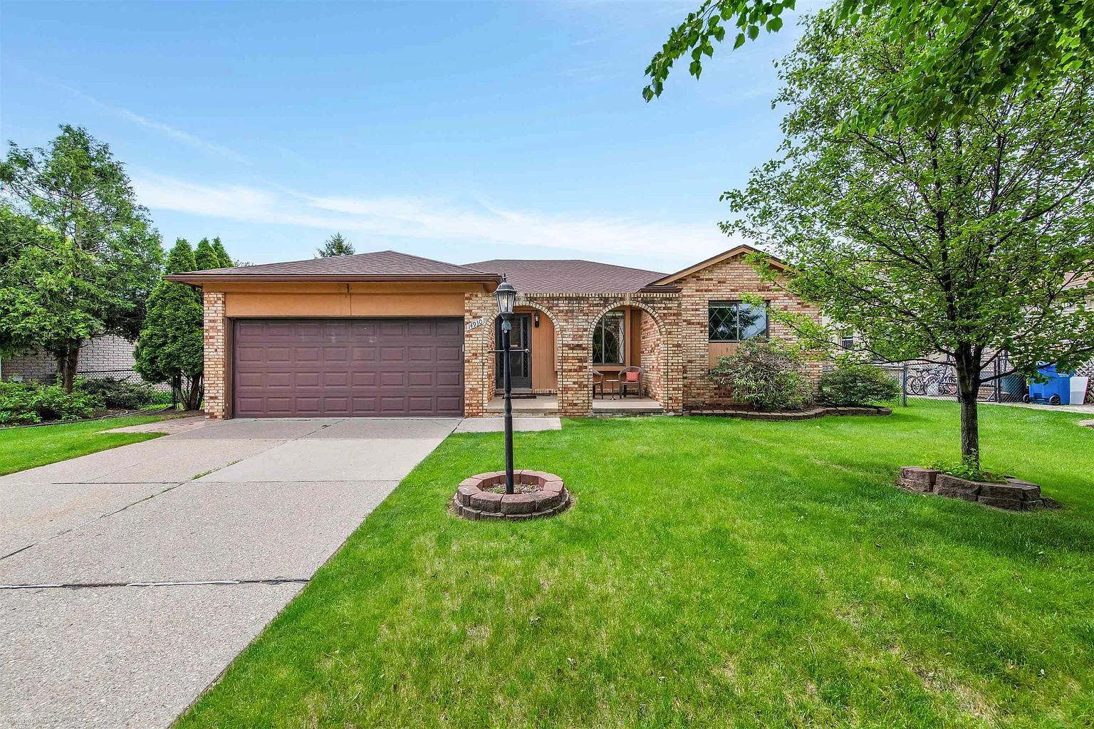 14930 Jacobs Dr photo 1