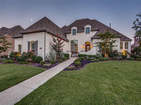 2nd image of 1308 Capilano Way
