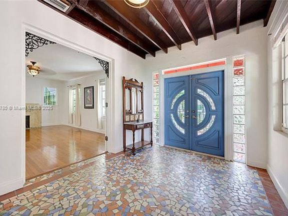 4th image of 423 Alcazar Ave #0