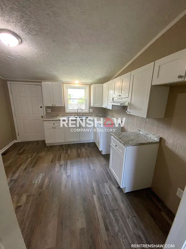 2 bed, 1.0 bath, 832 sqft, $850 — Photo 2