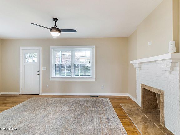 5th image of 960 Maynard Ave