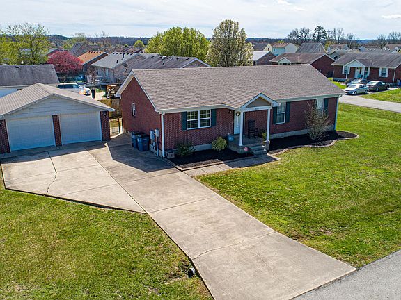3rd image of 323 Beechcliff Cir