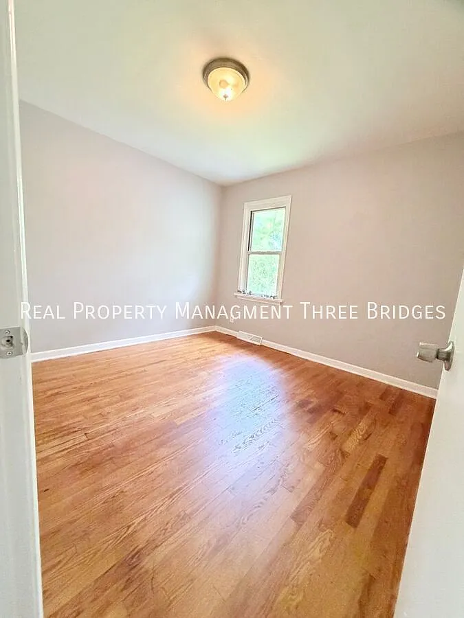 ** Move-in Special - 4 Bedroom Ferguson Home* — Photo 3