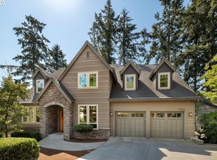 5663 SW Menefee Dr, Portland, OR 97239