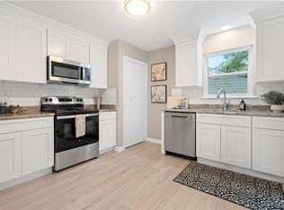 358 Red Oak Dr, Hopewell, VA 23860