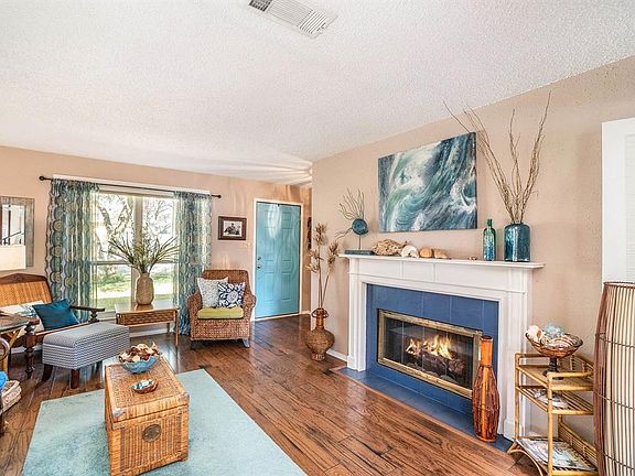 3rd image of 1710 Northwood Ct