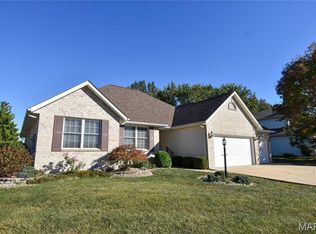 723 Stonecreek Dr, Staunton, IL 62088