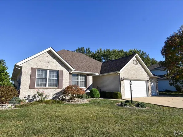 723 Stonecreek Dr, Staunton, IL 62088