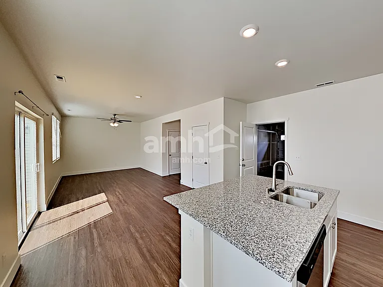 6898 35th Pl NE — Photo 6