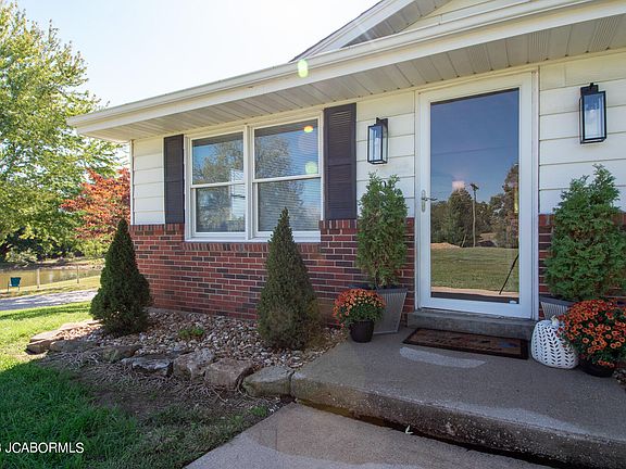 4th image of 601 E Simon Blvd