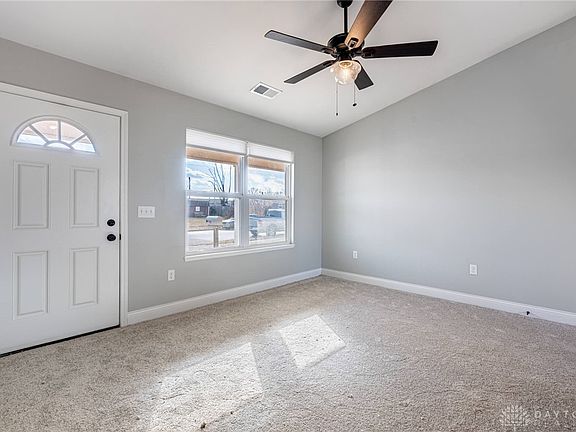 4th image of 254 Crosswell Ave