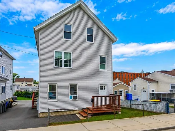 32 Slater St, Fall River, MA 02720