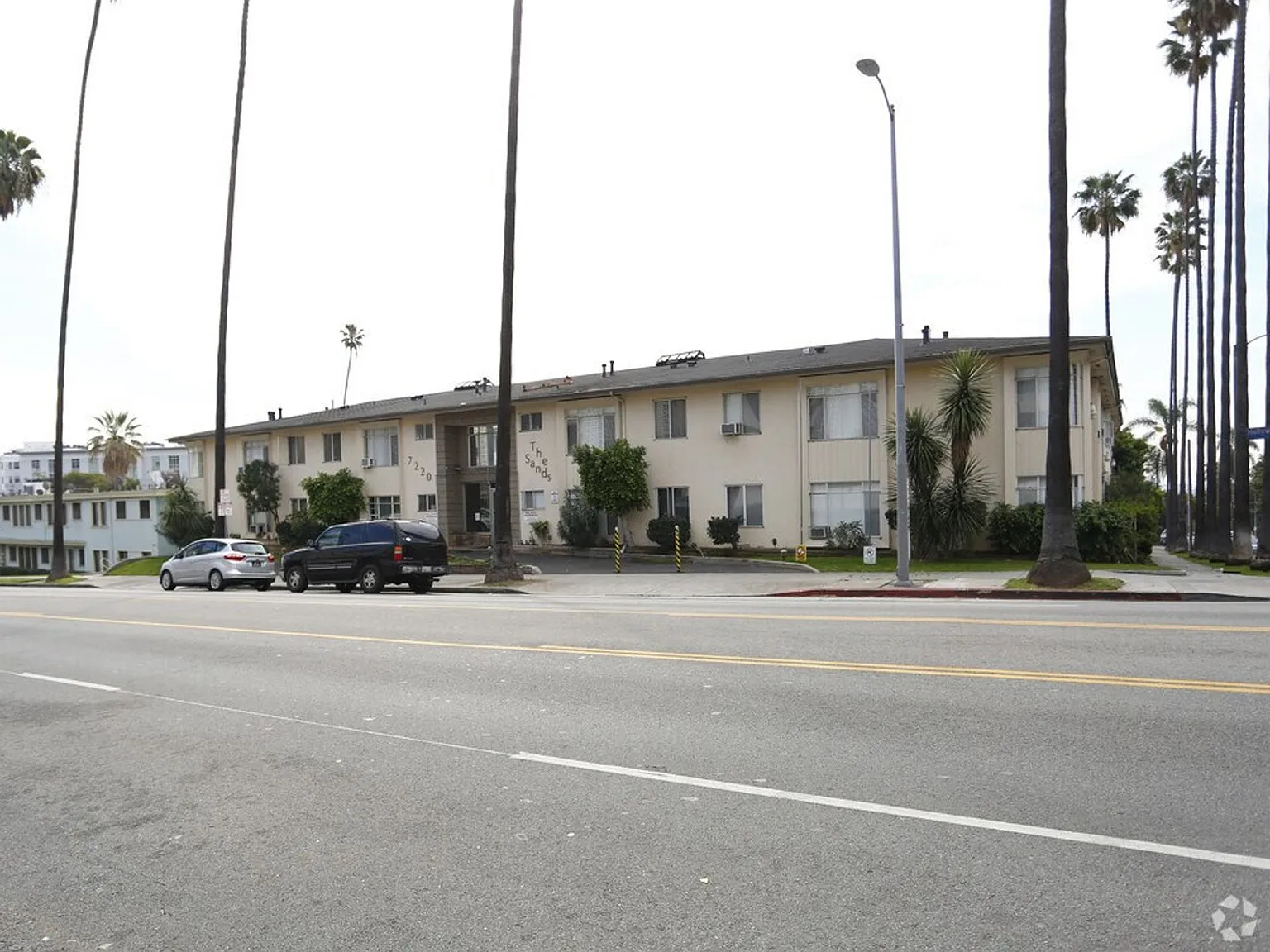 7220 Hollywood Blvd — Photo 2