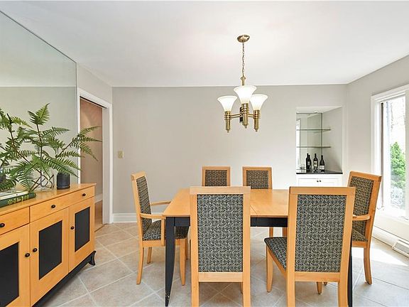 4th image of 175 Aspenwood Dr