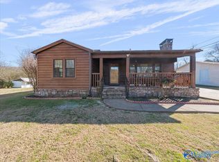 1812 E Willow St, Scottsboro, AL 35768