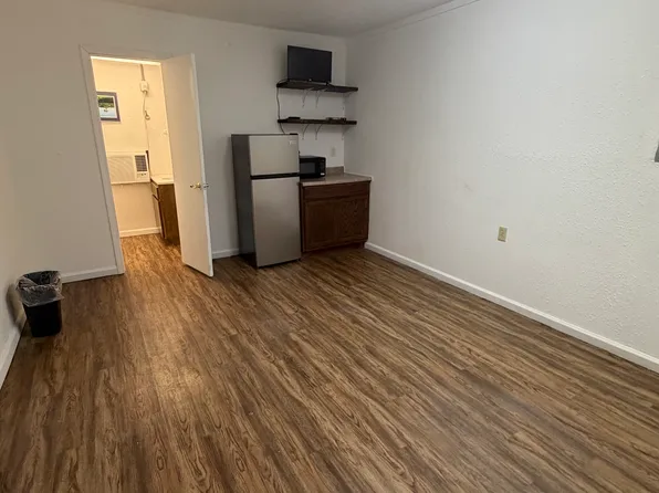 1355 E Main St #32, Batesville, AR 72501