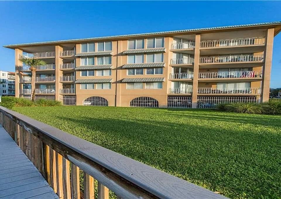 1st image of 1470 Wood Ave APT 409