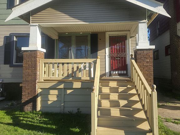 3rd image of 2537 Fullerton St