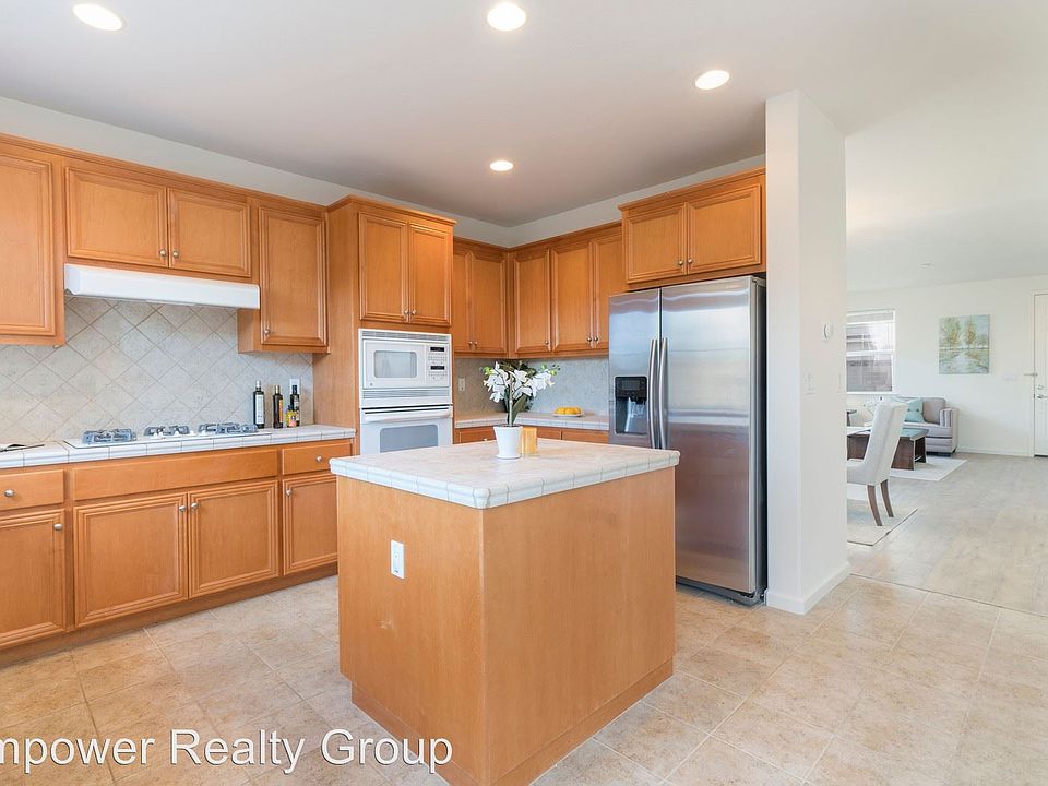 1st image of 5068 Escalon Cir