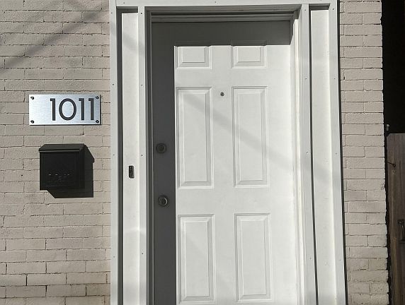 4th image of 1011 Freyburg St