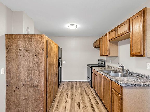 4th image of 506 W Clark St