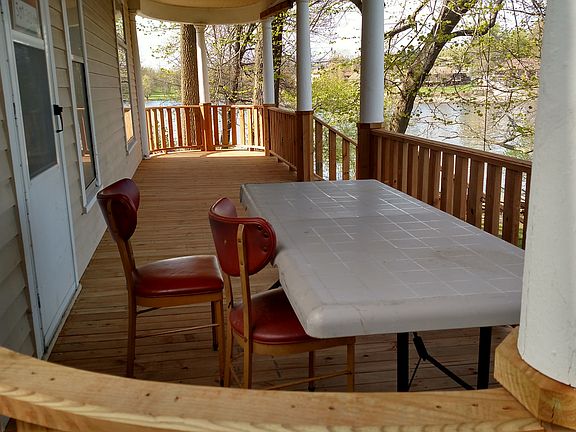 4th image of 1415 Oakwood Dr