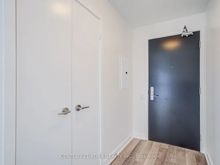 290 Adelaide St W #2404 — Photo 8