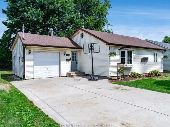 133 Maidstone Ave E, Essex, ON N8M 2J6