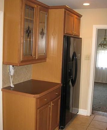 4th image of 503 Surrey Ave