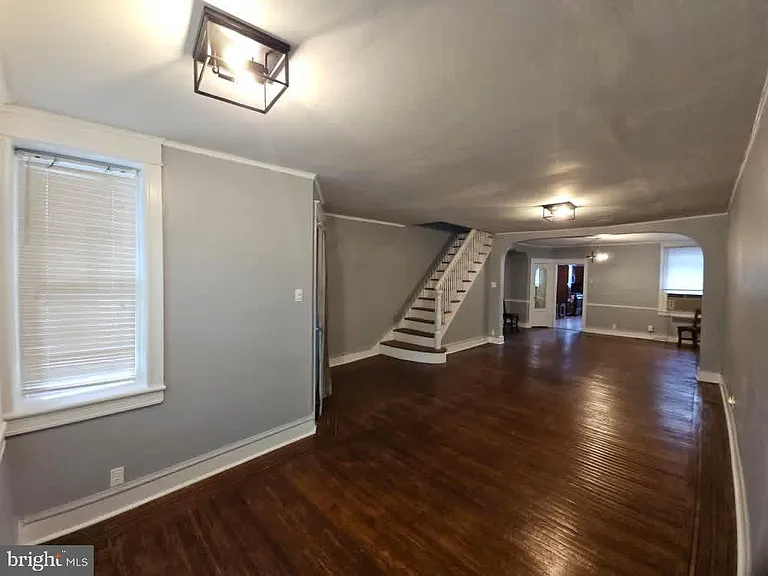 5736 Woodcrest Ave — Photo 2