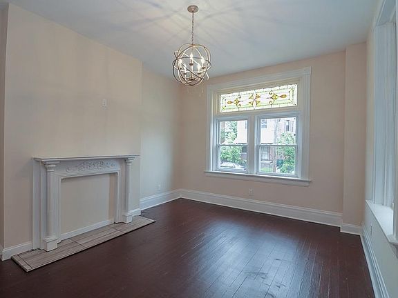 3rd image of 1319 Elam St
